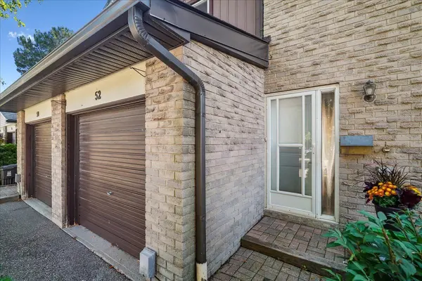 1131 Sandhurst CIR #52, Toronto E07, ON M1V 1V5