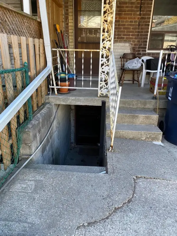 695 Greenwood AVE #Bsmt, Toronto E03, ON M4J 4B6