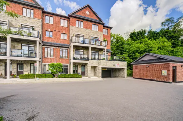 196 Pine Grove RD #3, Vaughan, ON L4L 0H8