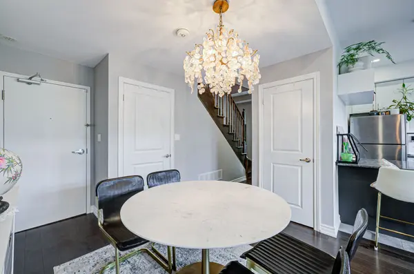 196 Pine Grove RD #3, Vaughan, ON L4L 0H8