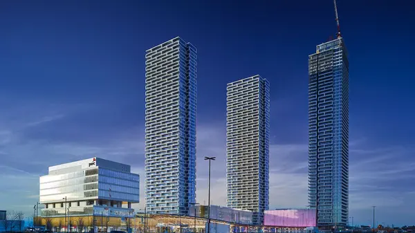 950 Portage Pkwy #3902, Vaughan, ON L4K 0J7