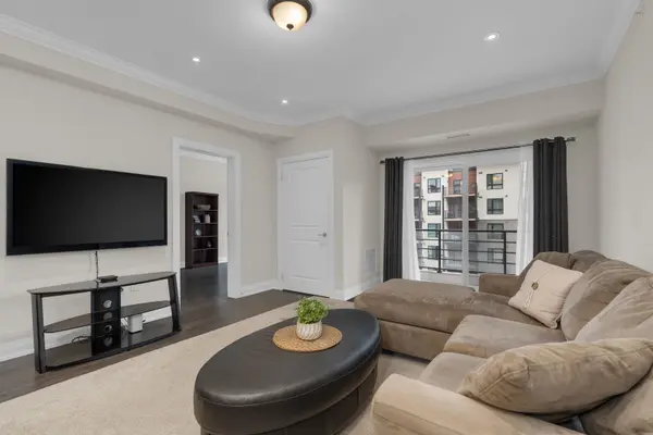 306 Essa RD #407, Barrie, ON L9J 0H5