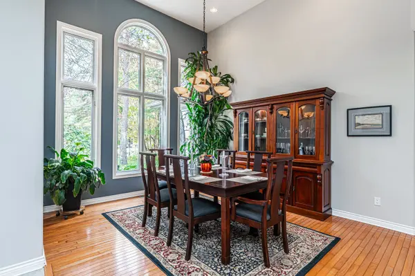 11 Bunker PL, Oro-medonte, ON L0L 2L0