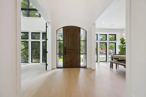 515 Pineland AVE, Oakville, ON L6K 1Z9