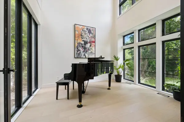 515 Pineland AVE, Oakville, ON L6K 1Z9