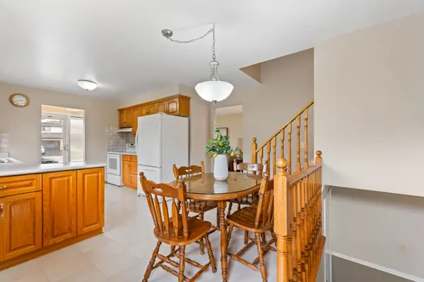 556 Paisley BLVD W, Mississauga, ON L5B 2M4