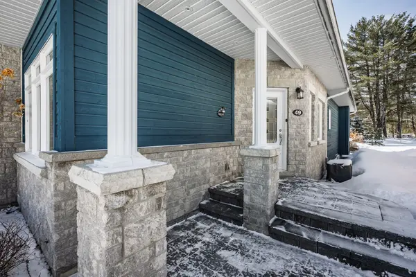 49 Webb CIR, Dysart Et Al, ON K0M 1S0