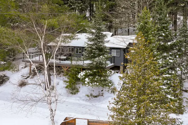 1129 LAKESHORE RD, Highlands East, ON K0M 1R0