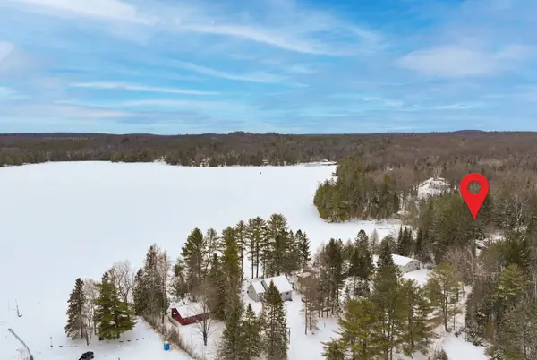 1129 LAKESHORE RD, Highlands East, ON K0M 1R0