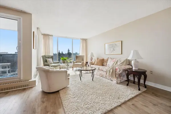 19 Woodlawn RD E #703, Guelph, ON N1H 7B1