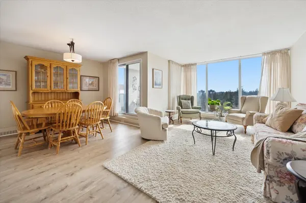 19 Woodlawn RD E #703, Guelph, ON N1H 7B1