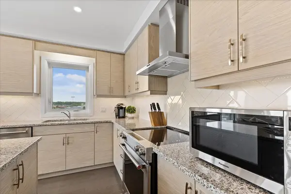 245 Grey Silo RD #302, Waterloo, ON N2K 0G6