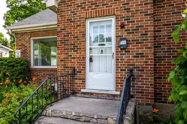 878 Chemong RD, Peterborough, ON K9H 5Z8