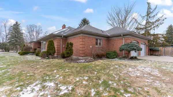 11 Tallwood CIR, London North, ON N5X 2S1