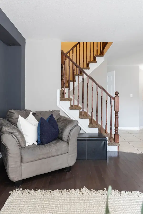 16 Avatar PL, Hamilton, ON L0R 1W0