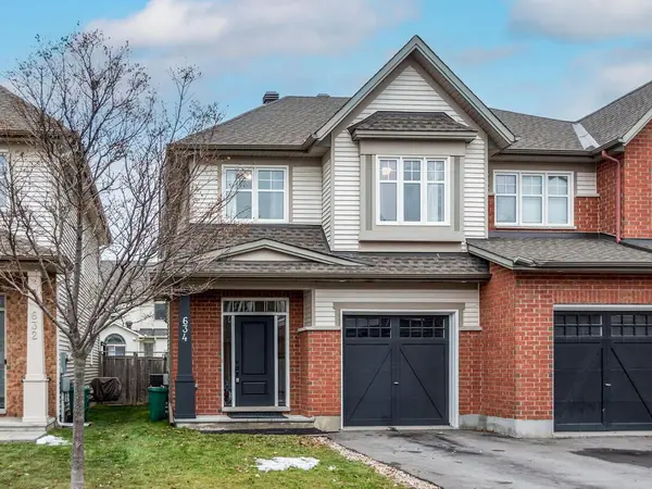 634 Moorpark AVE, Kanata, ON K2M 0H8