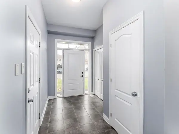 634 Moorpark AVE, Kanata, ON K2M 0H8