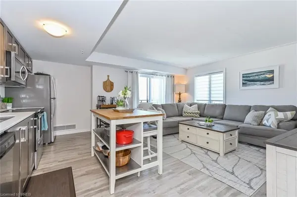 108 Summit Ridge DR #302, Guelph, ON N1E 0P8