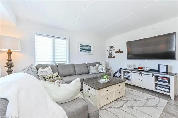 108 Summit Ridge DR #302, Guelph, ON N1E 0P8