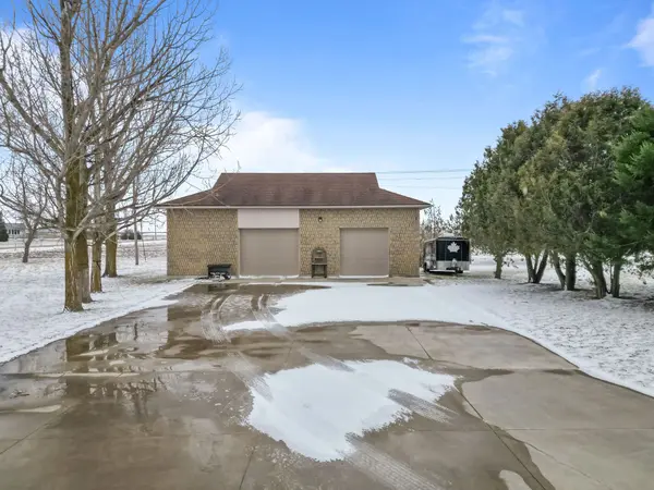 29830 Centre RD, Adelaide Metcalfe, ON N7G 3H7