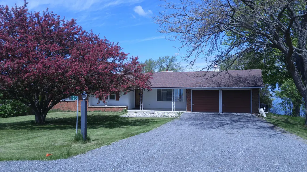 25 Redner LN, Prince Edward County, ON K0K 1L0