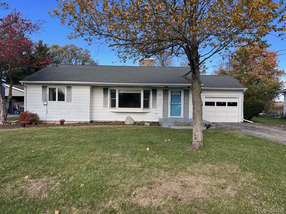 502 Dean DR, Owosso Charter Township, MI 48867