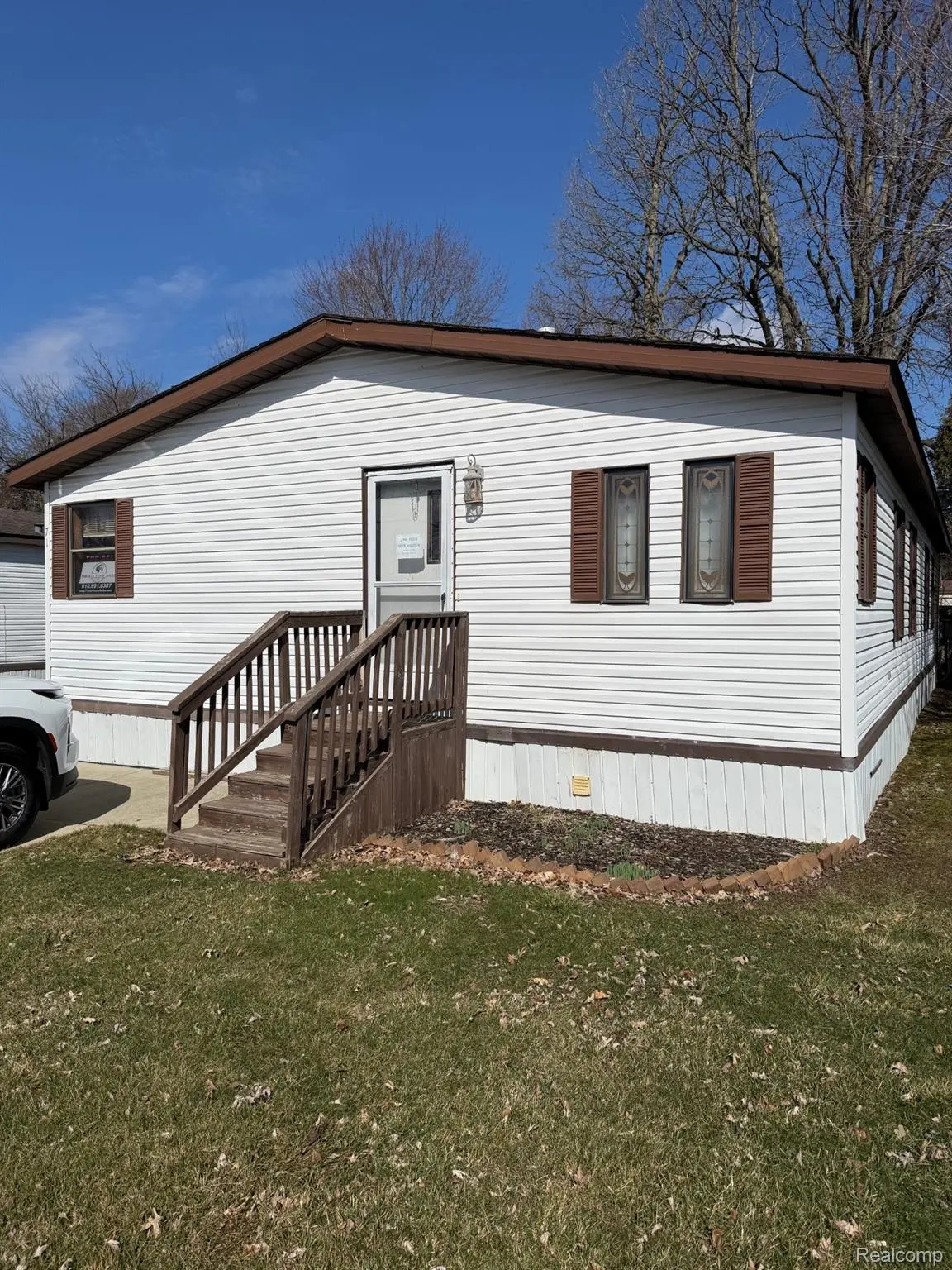 71 Valley DR, Swartz Creek, MI 48473