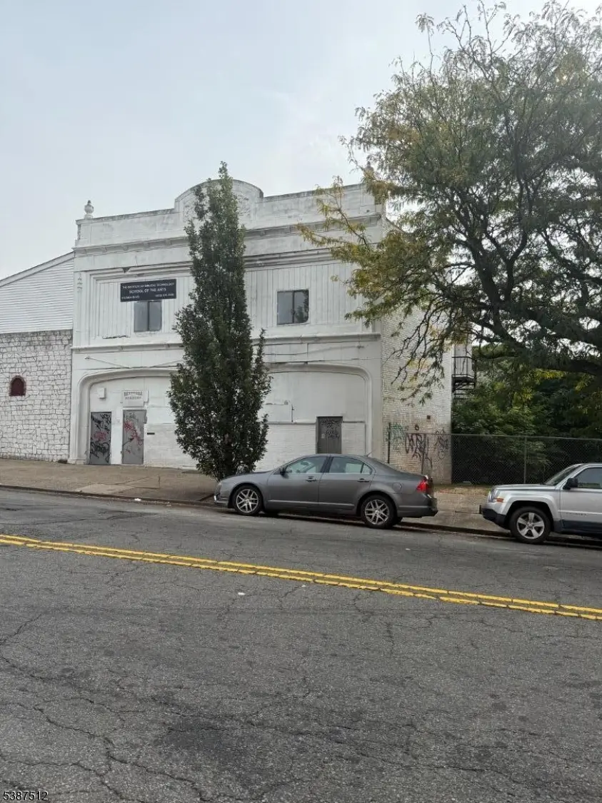 772 Dr Martin Luther King J, Newark City, NJ 07102