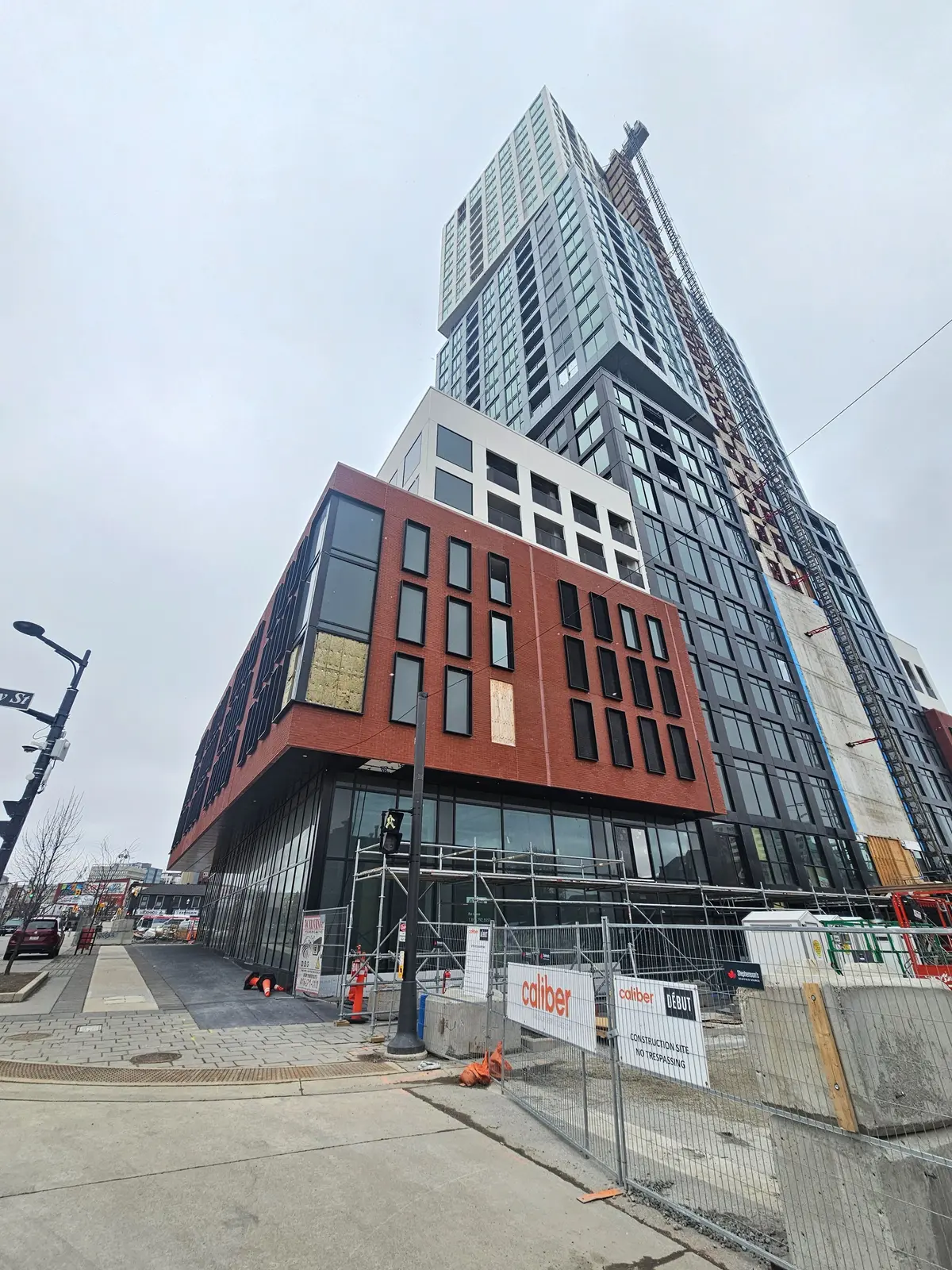 39 Mary ST #2104, Barrie, ON L4N 1S9