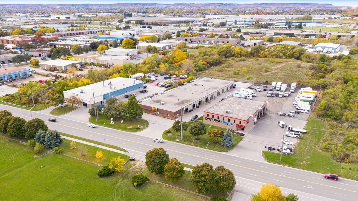 4179 Harvester RD #10, Burlington, ON L7L 5M4