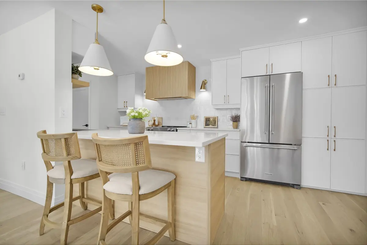 1180 Commissioners RD W #105, London South, ON N6K 4J2