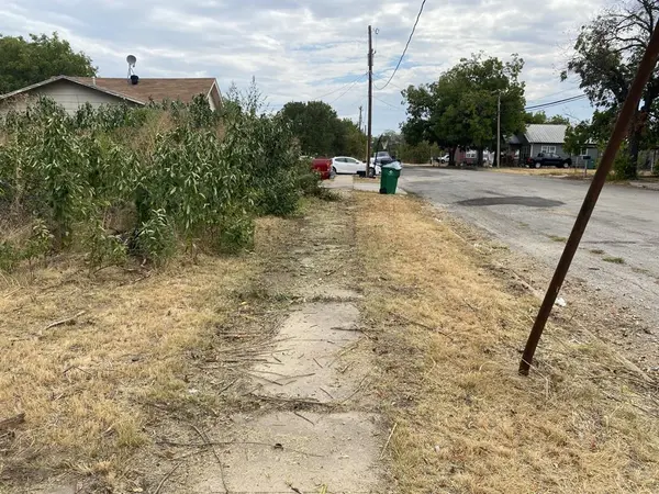 217 W 3rd Street #A, Coleman, TX 76834