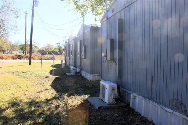 301 E Cedar Street #A, Lometa, TX 76853