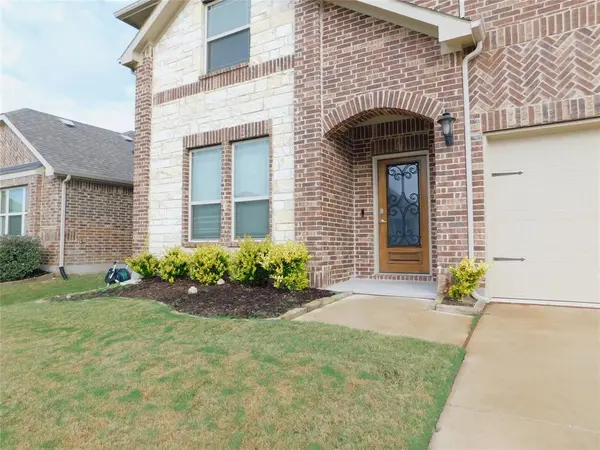 1111 Saddle Ridge Drive, Aubrey, TX 76227