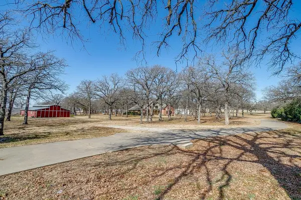 330 Madeline Lane, Burleson, TX 76028