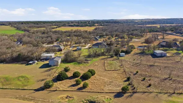 321 E Woody Creek Court, Springtown, TX 76082