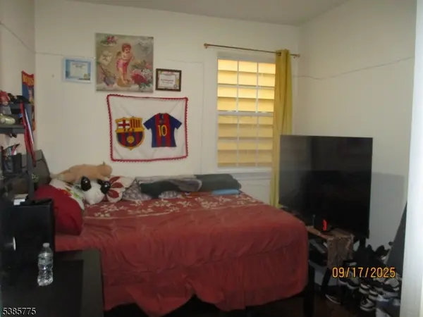 63 Warwick St, Newark City, NJ 07105