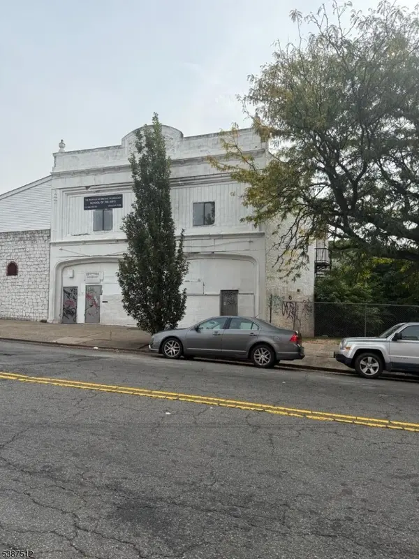 772 Dr Martin Luther King J, Newark City, NJ 07102