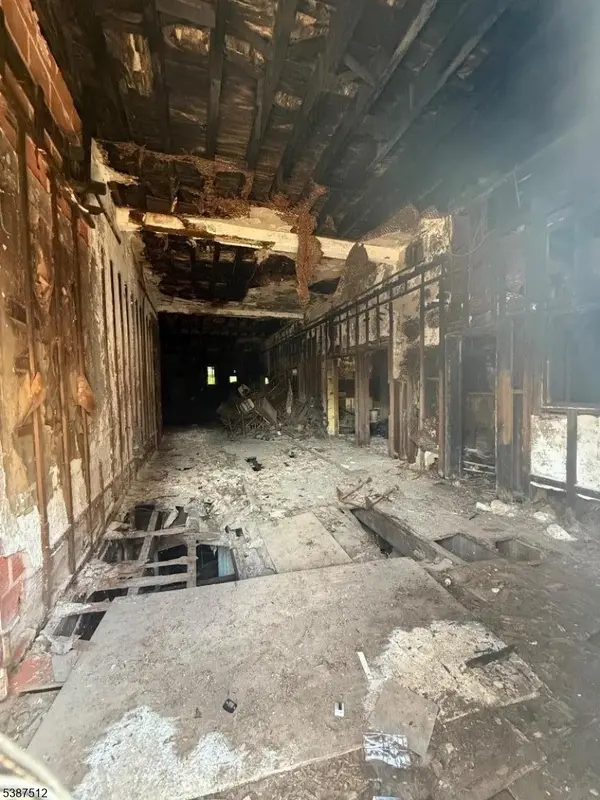 772 Dr Martin Luther King J, Newark City, NJ 07102