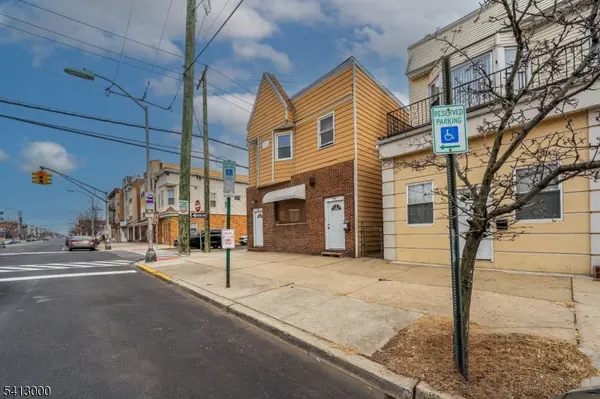 378 Avenue C, Bayonne City, NJ 07002