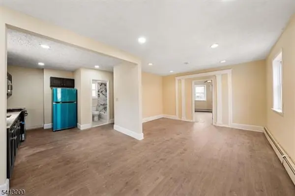 378 Avenue C, Bayonne City, NJ 07002