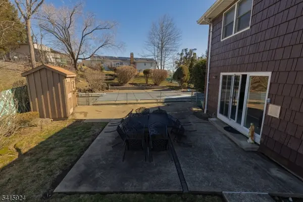 23 Carr Pl, Totowa Boro, NJ 07512