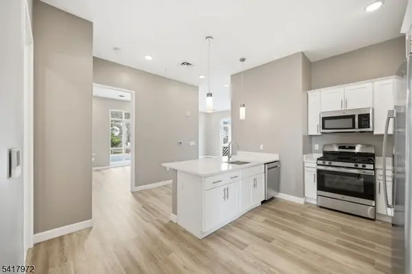 271 Millburn Ave #2D, Millburn Twp., NJ 07041