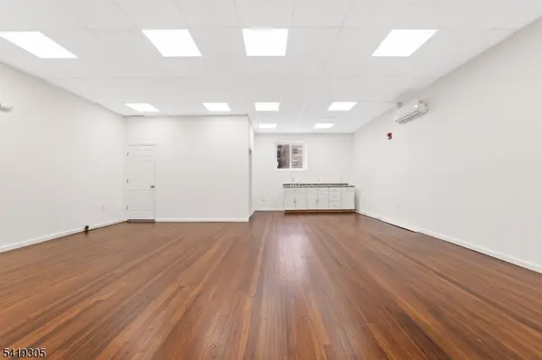 48 Commerce St, Newark City, NJ 07102