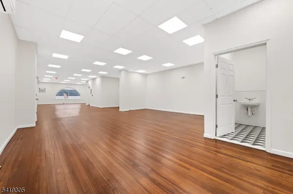 48 Commerce St, Newark City, NJ 07102