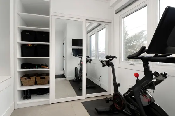 283 Lansdowne AVE, Toronto C01, ON M6K 2W2