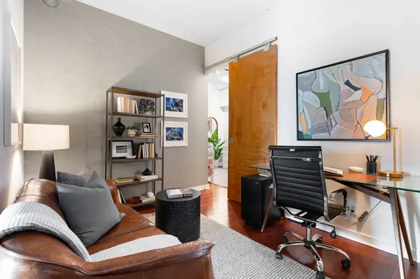 155 Dalhousie ST #942, Toronto C08, ON M5B 2P7