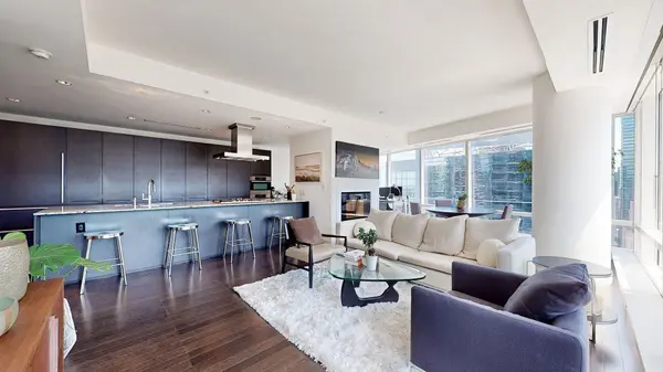 180 University AVE #2909, Toronto C01, ON M5H 0A2