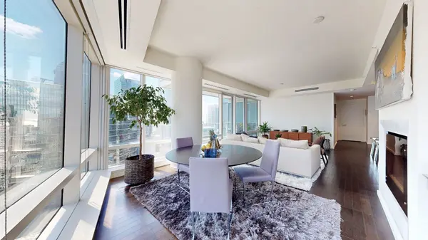 180 University AVE #2909, Toronto C01, ON M5H 0A2