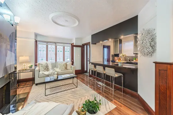 46 Lorindale AVE, Toronto C04, ON M5M 3C2